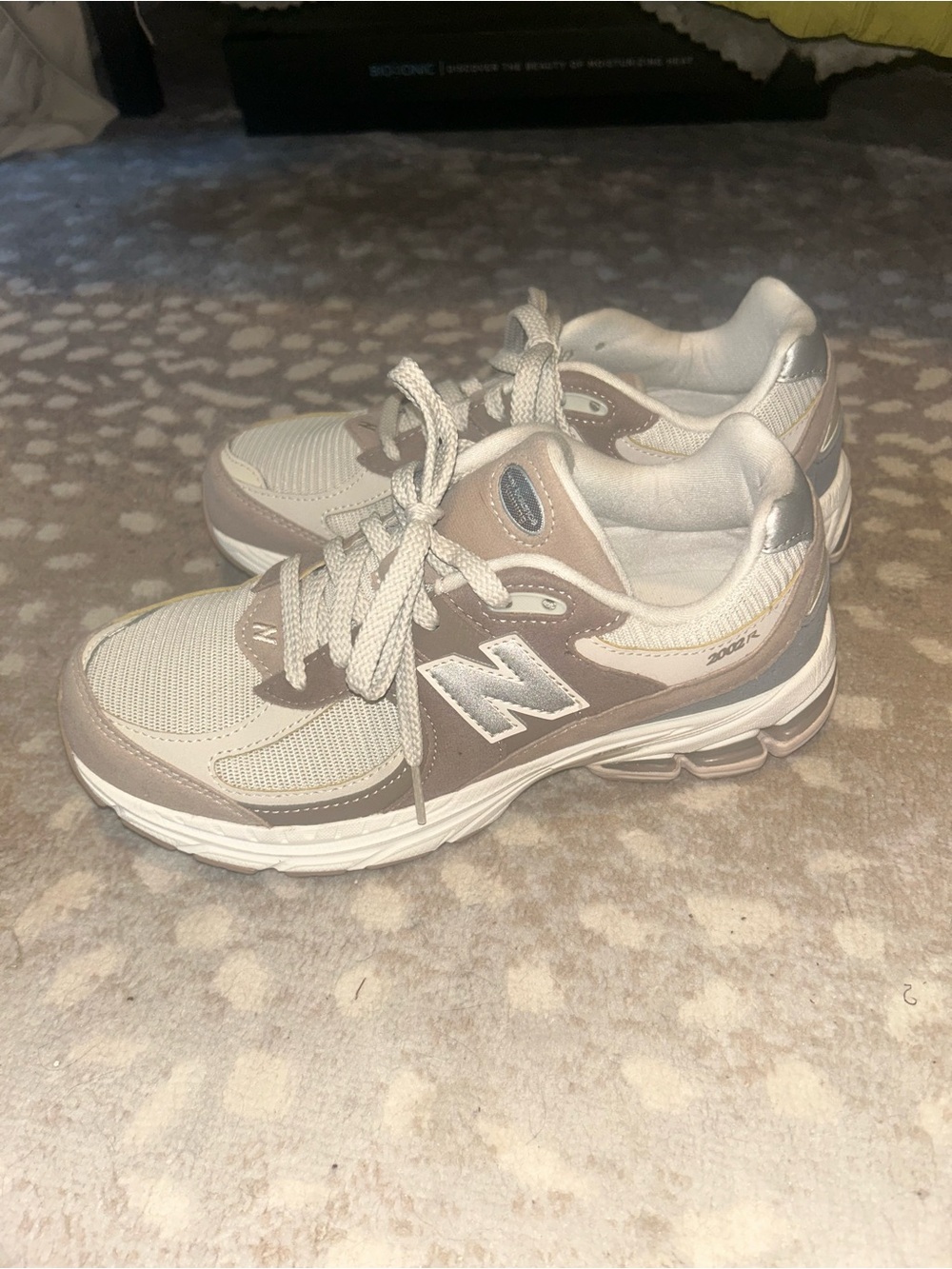 New balance 2002r sneakers